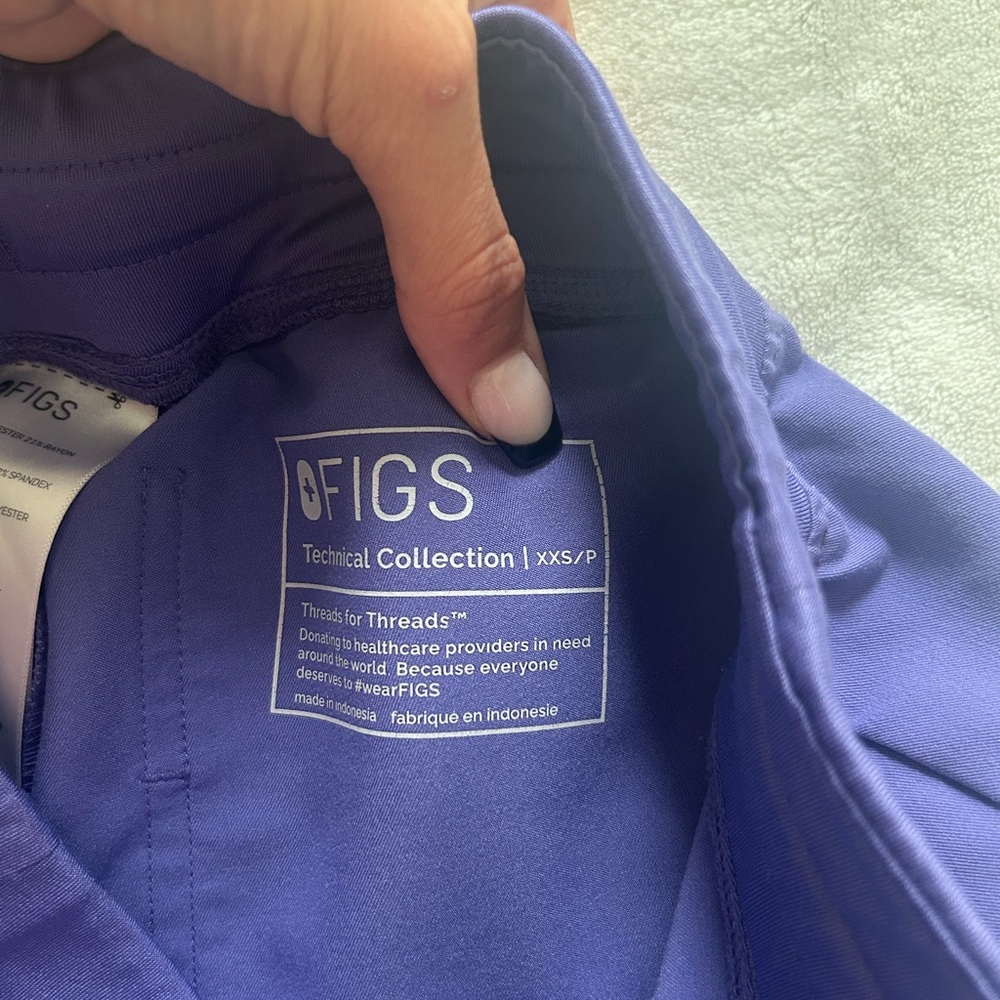 FIGS Amethyst Limited Edition Set - Picture 3 of 3